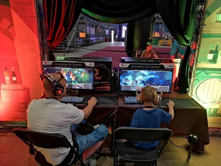 Wersja cyfrowa gry co to znaczy? Różnice, zalety i jak kupić