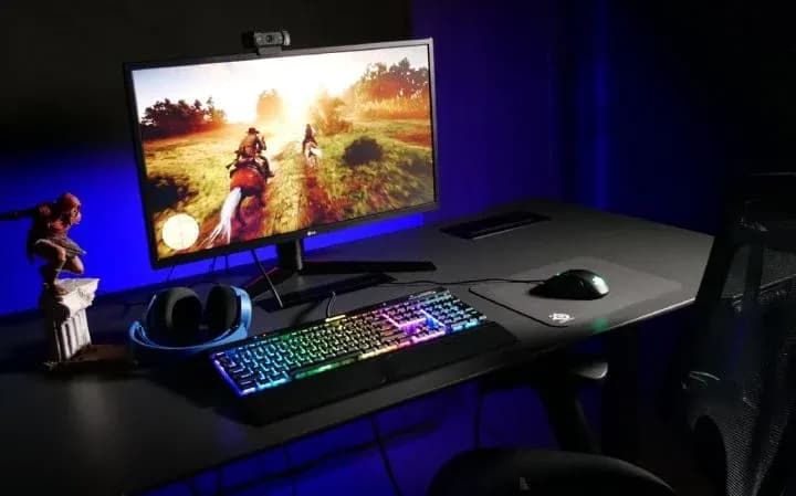 Moda w grach: Wzrost popularności odzieży i akcesoriów związanych z grami